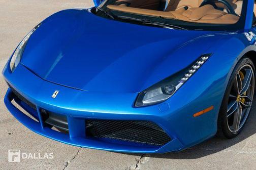 2019 Ferrari 488 Spider Base