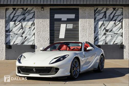 Bianco Avus 2022 Ferrari 812 GTS Base