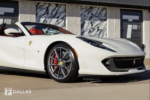 Bianco Avus 2022 Ferrari 812 GTS Base