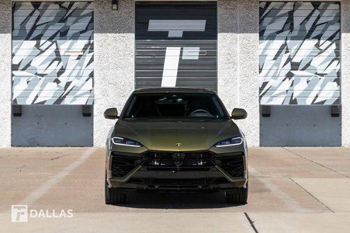 2025 Lamborghini Urus SE