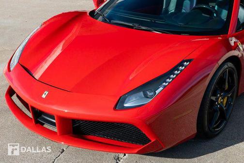 2017 Ferrari 488 Spider Base