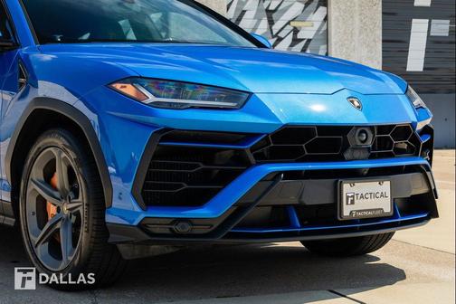 Blue 2019 Lamborghini Urus Base