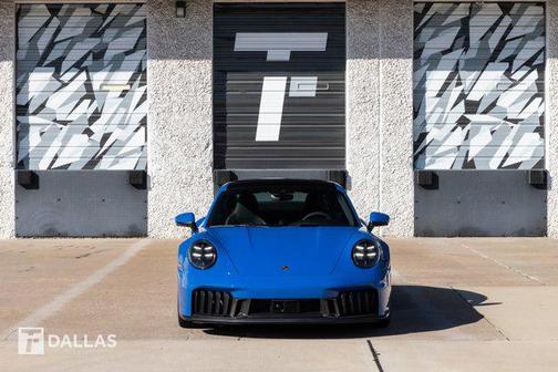 2025 Porsche 911 Carrera 4 GTS