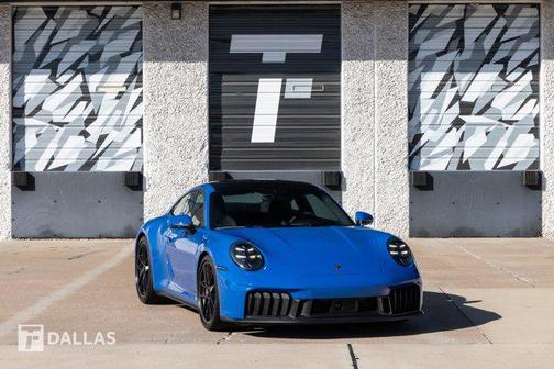 2025 Porsche 911 Carrera 4 GTS