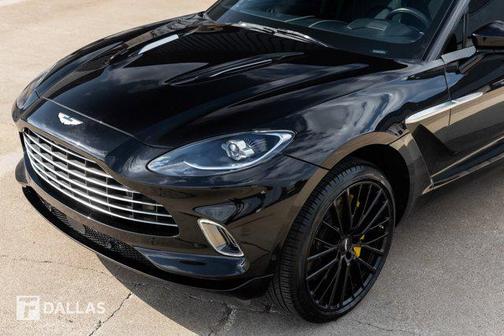 2022 Aston Martin DBX Base