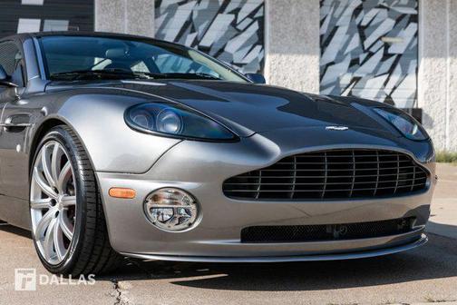 2005 Aston Martin V12 Vanquish Base