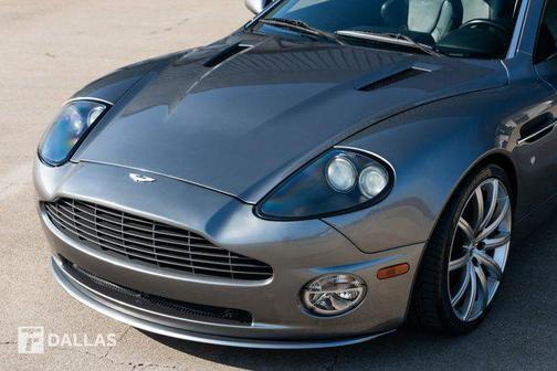 2005 Aston Martin V12 Vanquish Base