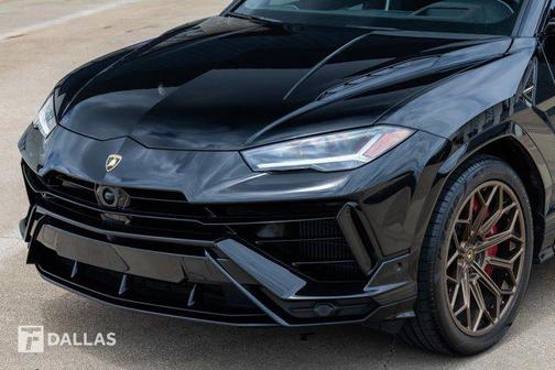Nero Helene Metallic 2024 Lamborghini Urus S