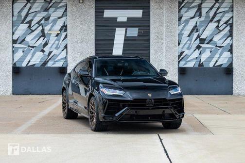 Nero Helene Metallic 2024 Lamborghini Urus S