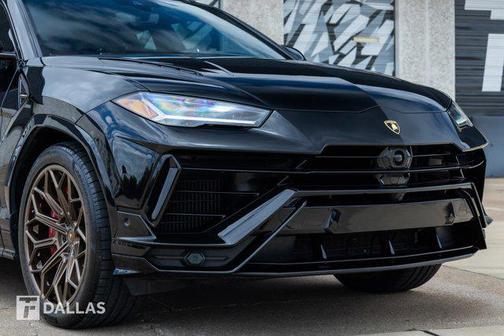 Nero Helene Metallic 2024 Lamborghini Urus S