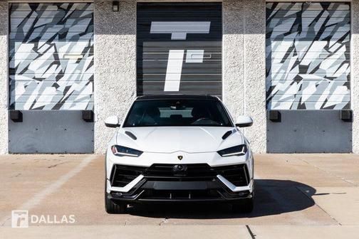 2023 Lamborghini Urus Performante