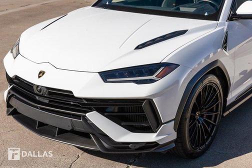 2023 Lamborghini Urus Performante