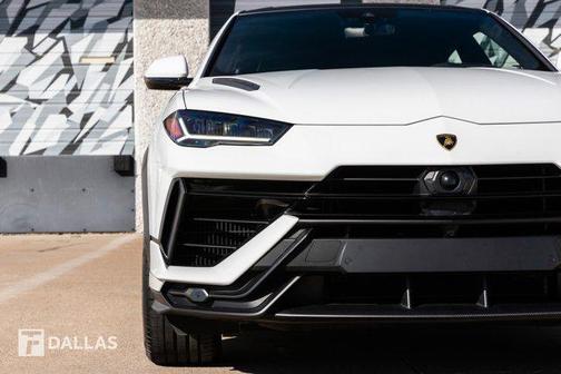 2023 Lamborghini Urus Performante