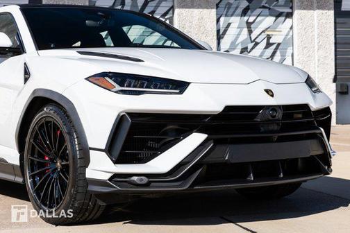 2023 Lamborghini Urus Performante