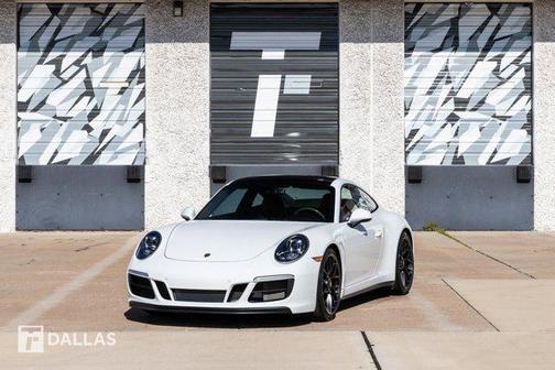 2019 Porsche 911 Carrera GTS