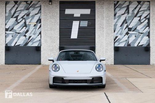 2025 Porsche 911 Carrera