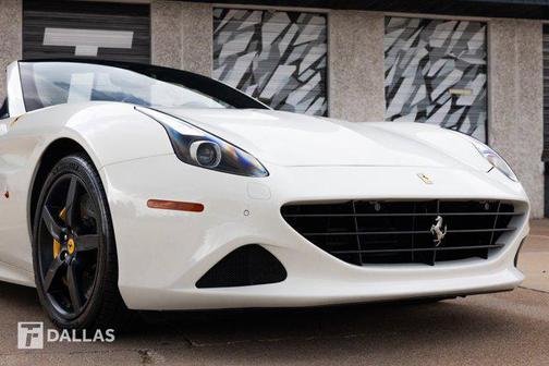 2016 Ferrari California T