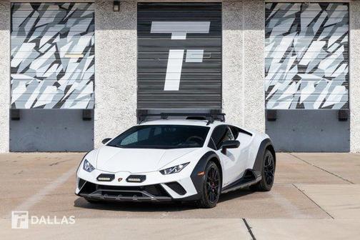 2023 Lamborghini Huracan Sterrato Base