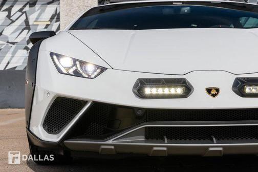 2023 Lamborghini Huracan Sterrato Base