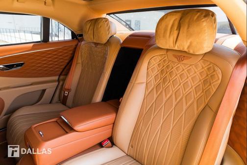 Rosegold 2022 Bentley Flying Spur W12