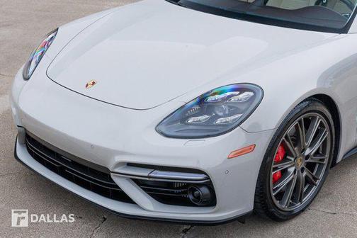 2018 Porsche Panamera Turbo