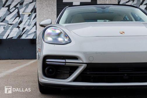 2018 Porsche Panamera Turbo