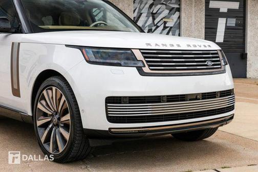 2024 Land Rover Range Rover P615 SV