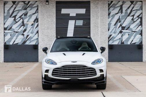2025 Aston Martin DBX 707