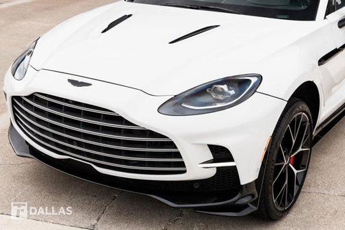 2025 Aston Martin DBX 707