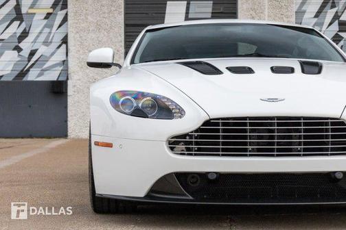 2011 Aston Martin V12 Vantage Base