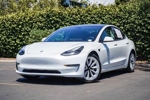 Pearl White Multi-Coat 2023 Tesla Model 3 Standard Range