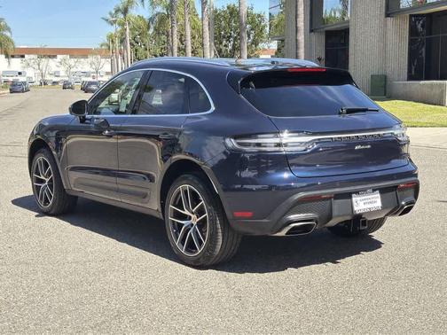 2022 Porsche Macan AWD