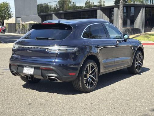 2022 Porsche Macan AWD