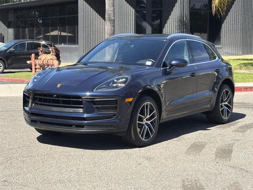 2022 Porsche Macan AWD