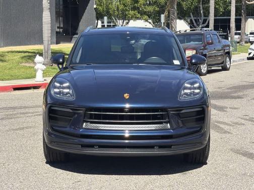 2022 Porsche Macan AWD