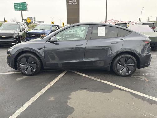 2026 Tesla Model Y Premium Rear-Wheel Drive