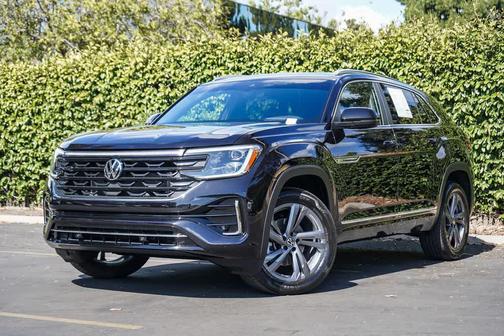 Deep Black Pearl 2024 Volkswagen Atlas Cross Sport 2.0T SEL