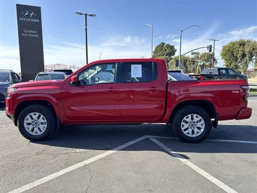 2022 Nissan Frontier SV