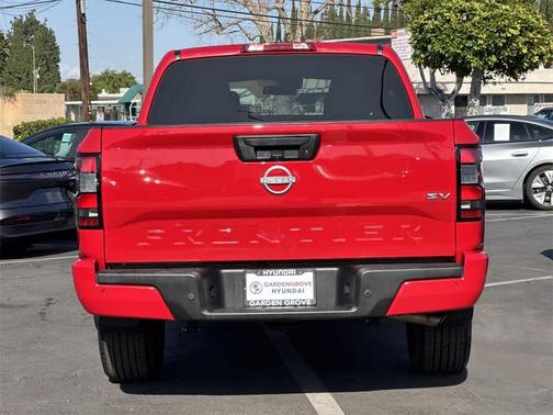 2022 Nissan Frontier SV