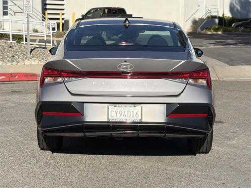 2025 Hyundai ELANTRA SEL