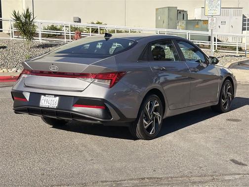 2025 Hyundai ELANTRA SEL