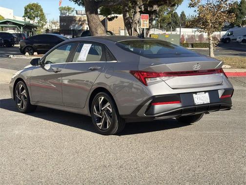 2025 Hyundai ELANTRA SEL