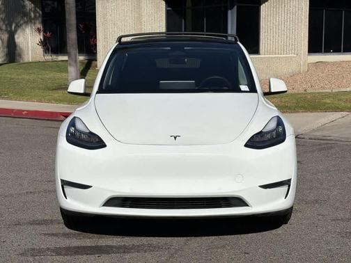 2022 Tesla Model Y Long Range Dual Motor All-Wheel Drive