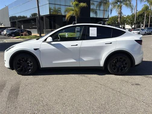 2022 Tesla Model Y Long Range Dual Motor All-Wheel Drive