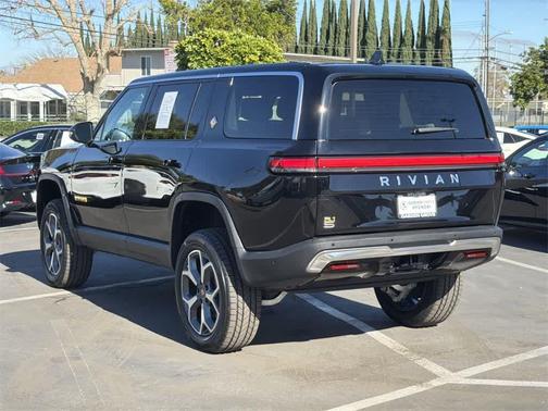 2023 Rivian R1S Adventure