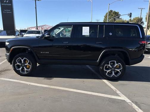 2023 Rivian R1S Adventure