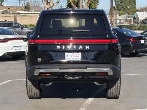 2023 Rivian R1S Adventure