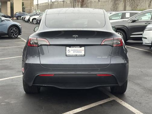 2024 Tesla Model Y Long Range Dual Motor All-Wheel Drive