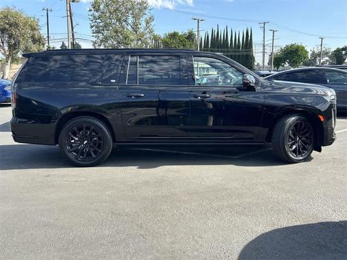 2023 Cadillac Escalade ESV Sport Platinum