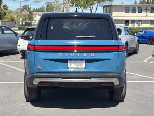 2023 Rivian R1S Adventure